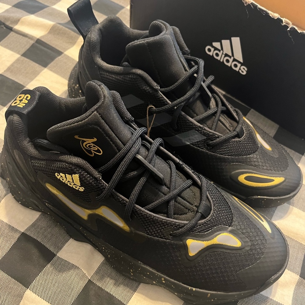 Women’s exhibit a Candace parker basketball shoes